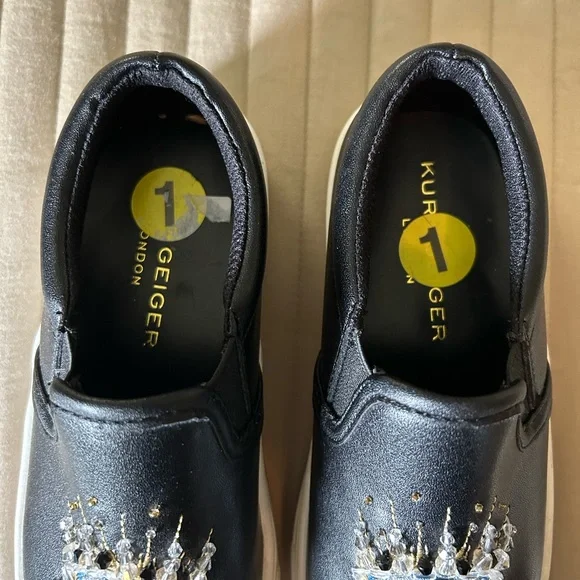 Kurt Geiger Kids Black Slip-On Shoes with Eye Design - Picture 5 of 7